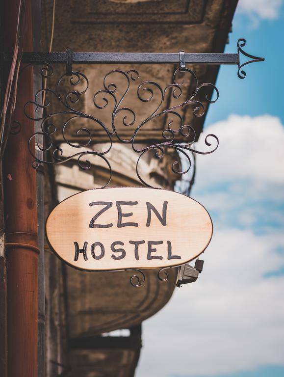Zen Hostel Cluj-Napoca Ngoại thất bức ảnh