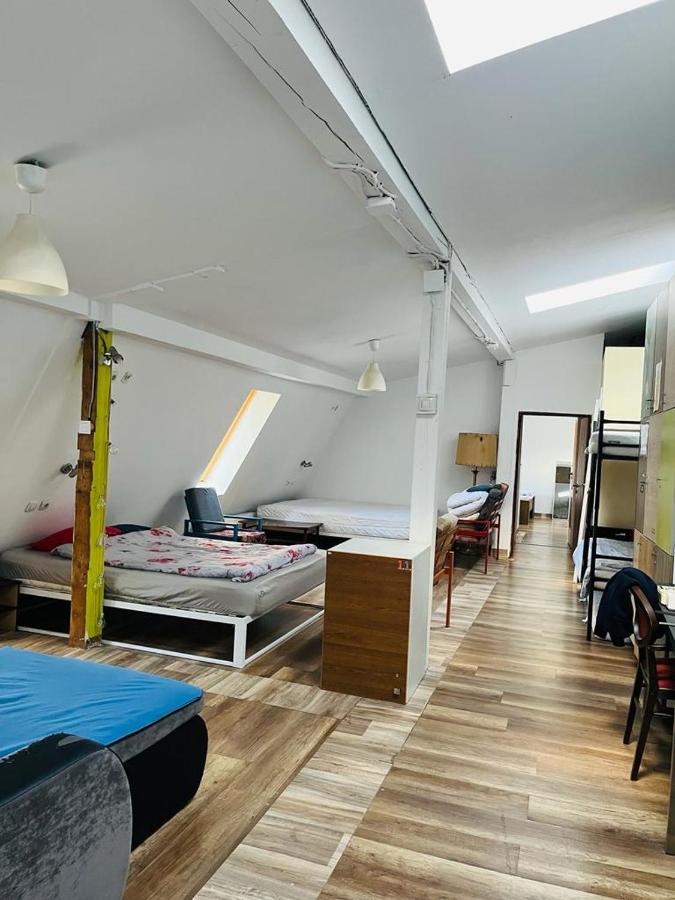 Zen Hostel Cluj-Napoca Ngoại thất bức ảnh