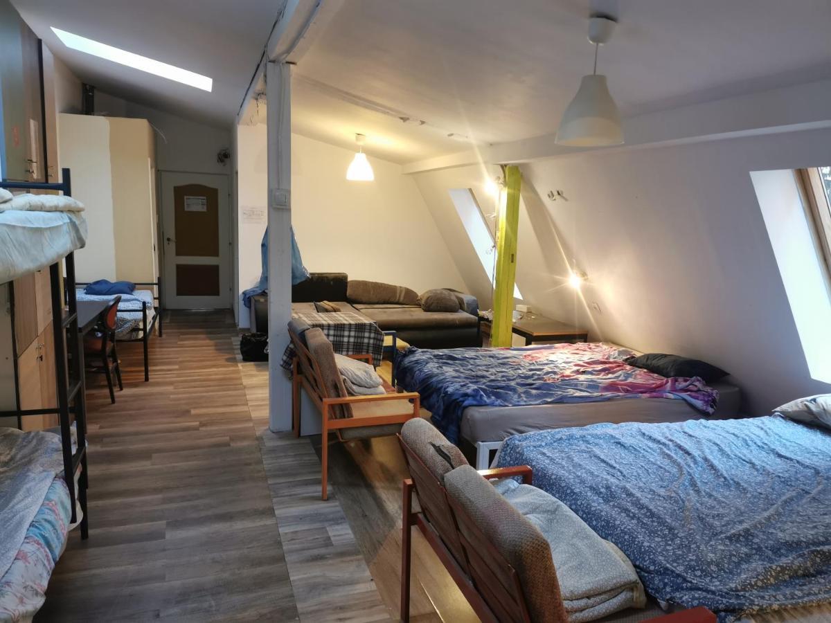 Zen Hostel Cluj-Napoca Ngoại thất bức ảnh