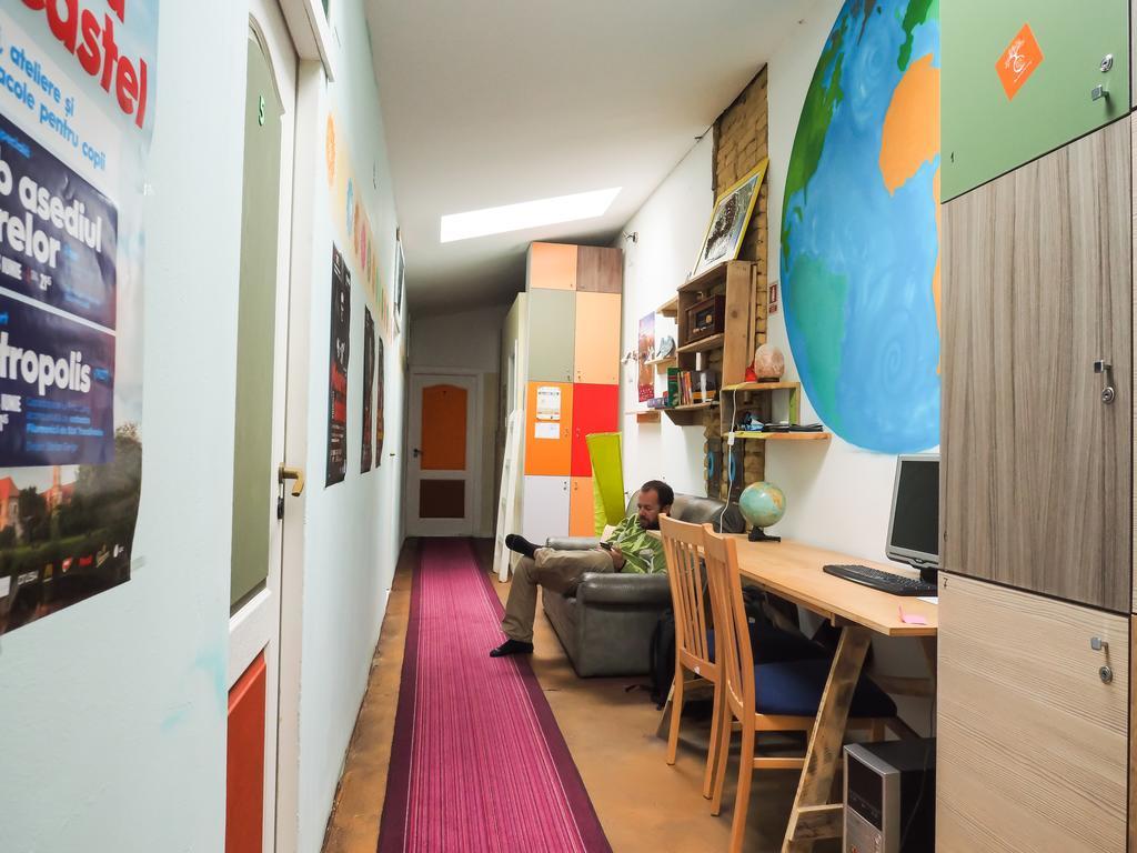 Zen Hostel Cluj-Napoca Ngoại thất bức ảnh
