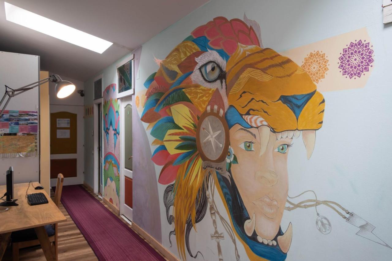 Zen Hostel Cluj-Napoca Ngoại thất bức ảnh