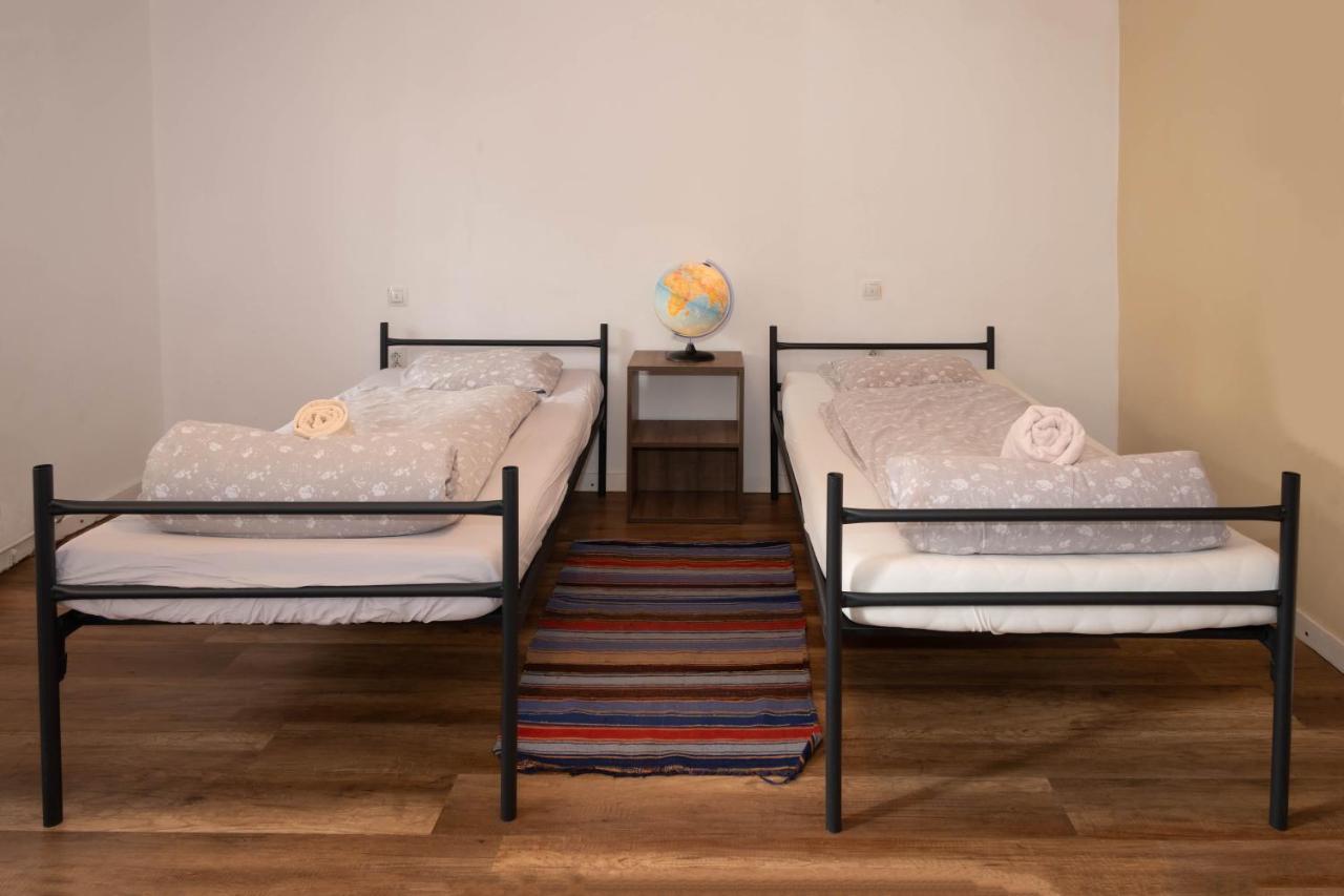 Zen Hostel Cluj-Napoca Ngoại thất bức ảnh